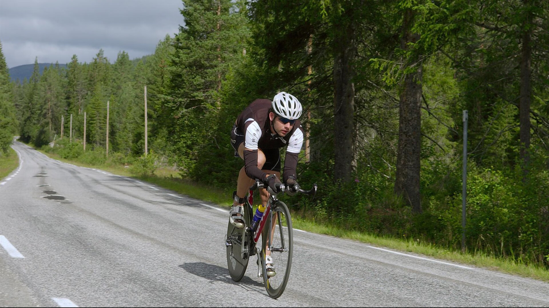 重磅罚单！足协开出史上最严禁赛令，涉事球员停赛一年+罚款百万